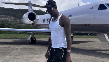 心有所向？艾顿更新日常，头上戴着道奇队的帽子