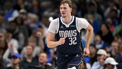 S赛信息-未满19岁球员得分榜：弗拉格超越麦迪升至第三 詹科排在前两名