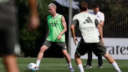 皇马今日展开训练，新援马斯坦托诺首次参与合练